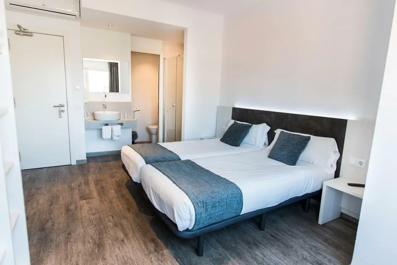 Hostal Ribas Lloret de Mar
