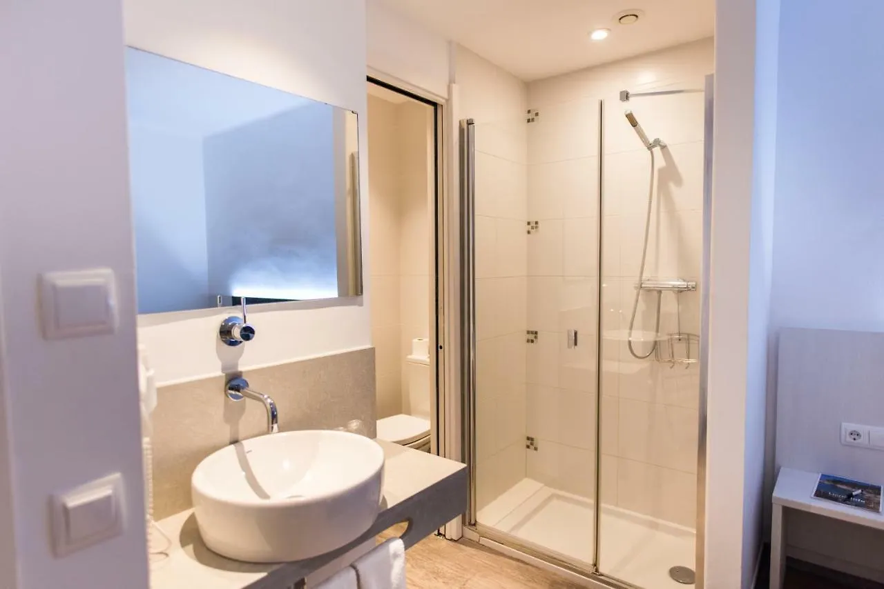 Hostal Ribas Lloret de Mar 0*,